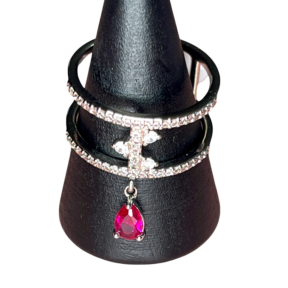 Elegant Silver and Red Gemstone Ring